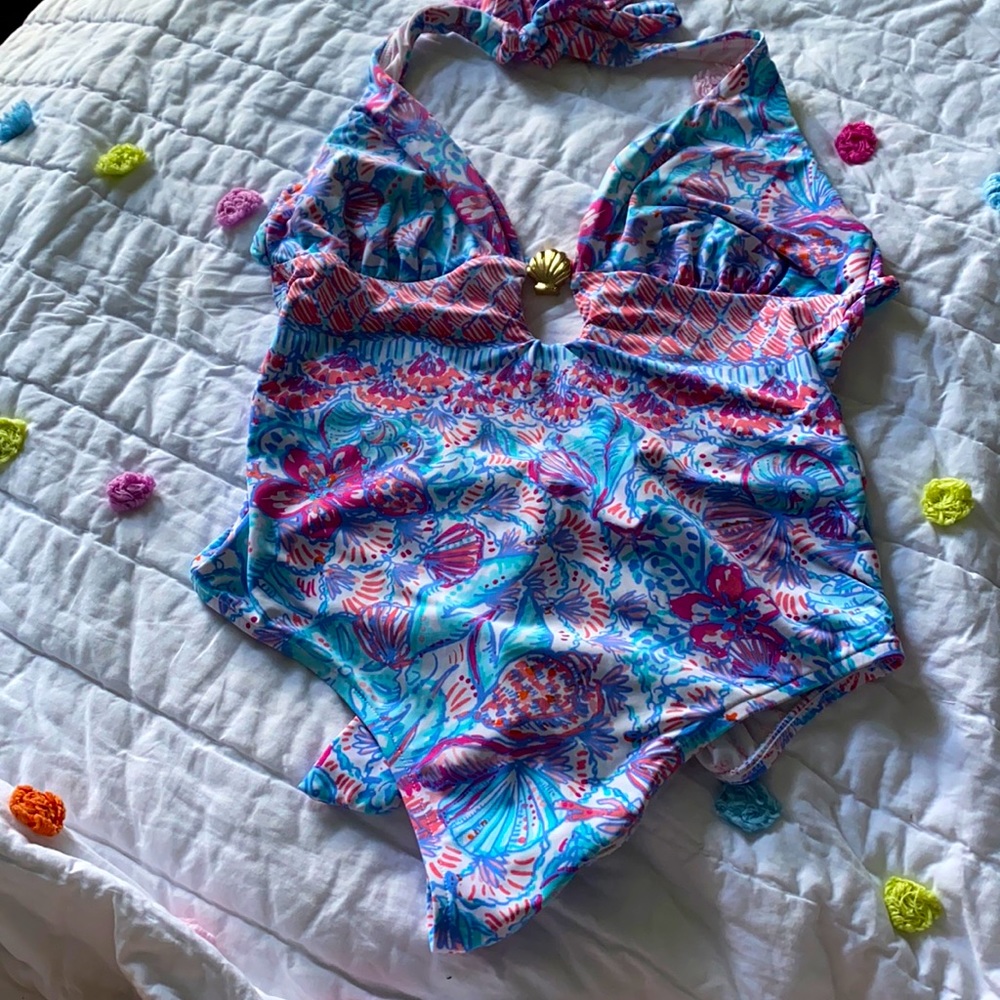 Beautiful Lilly Pulitzer One Piece! Like new!